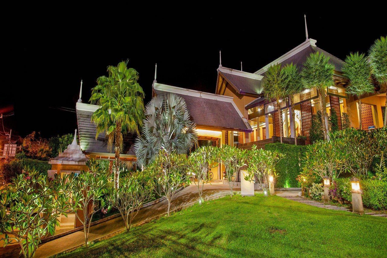 Rawai Palm Beach Resort - Sha Extra Plus Exterior foto