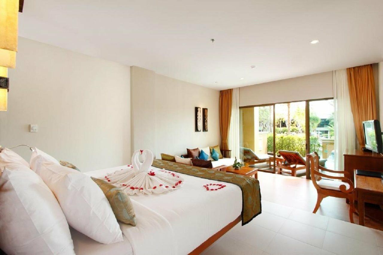 Rawai Palm Beach Resort - Sha Extra Plus Exterior foto